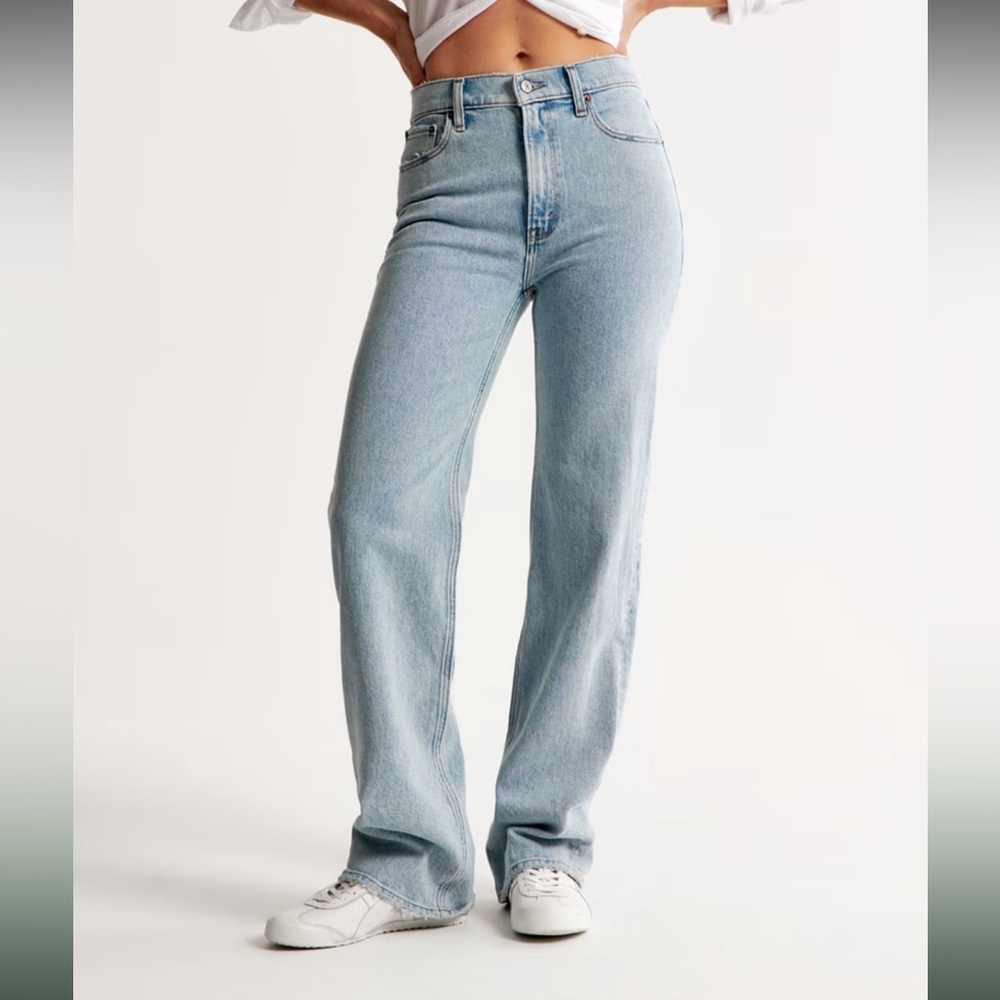 Abercrombie & Fitch High Rise 90s Relaxed Jean Curve Love Size 26 Light Wash